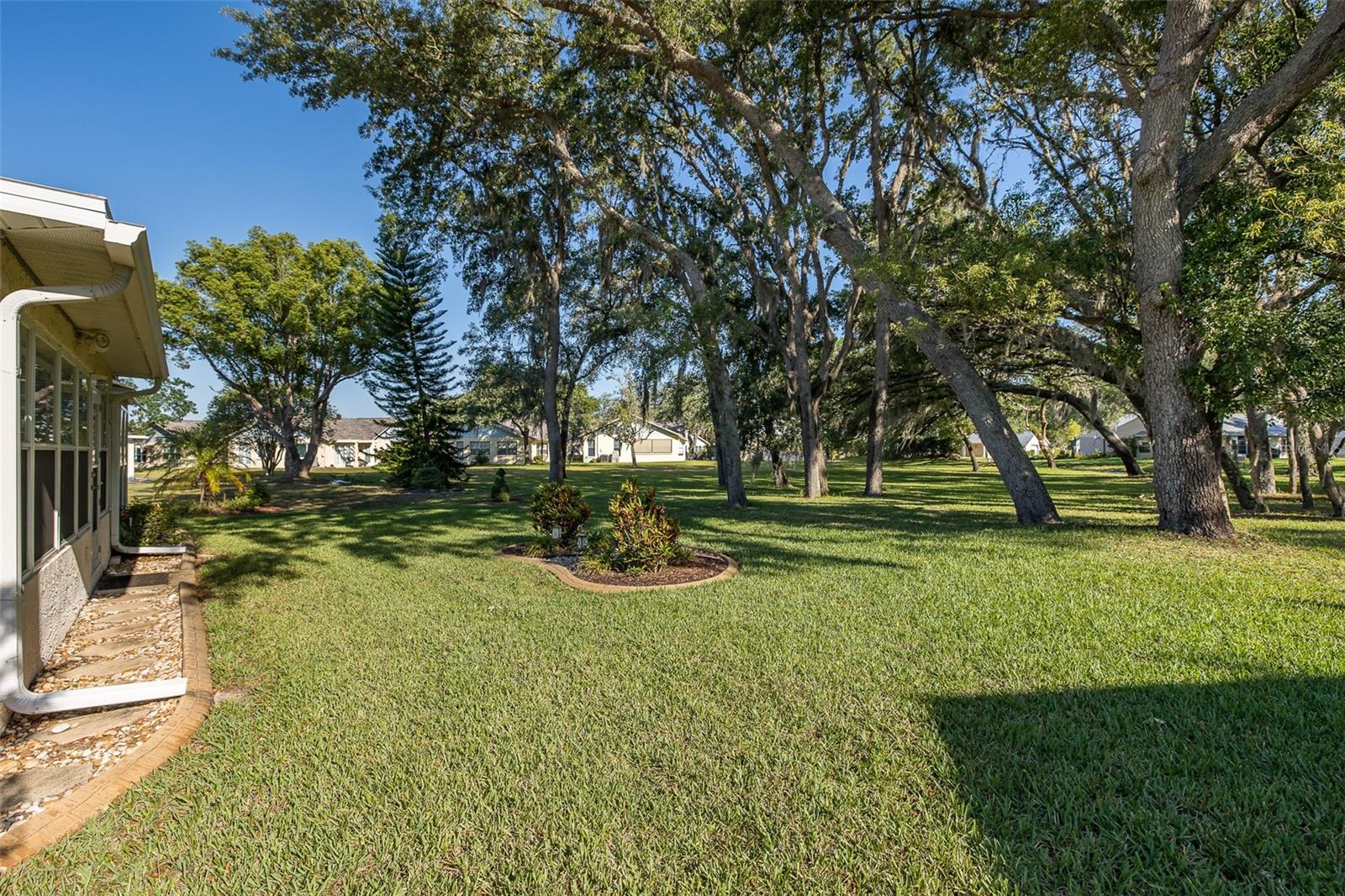 HERITAGE LAKE - Residential