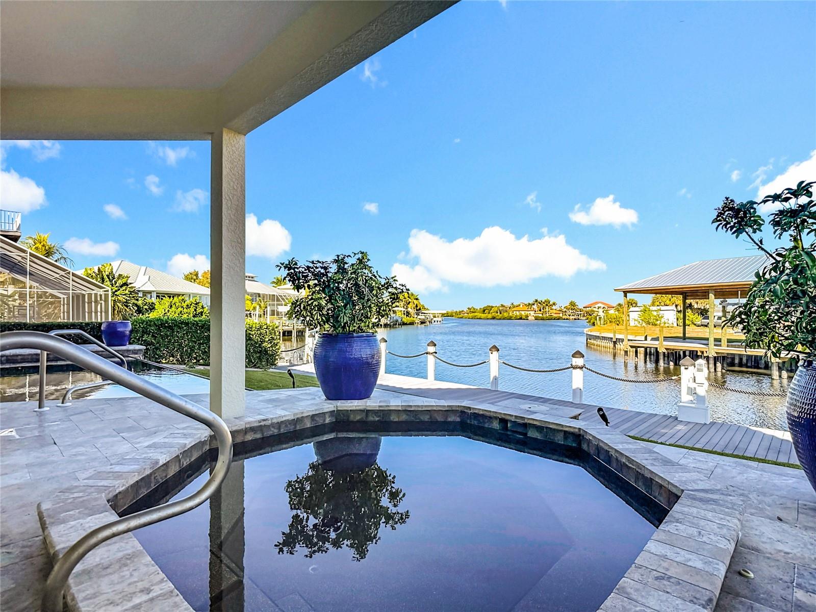 PIRATE HARBOUR - Residential