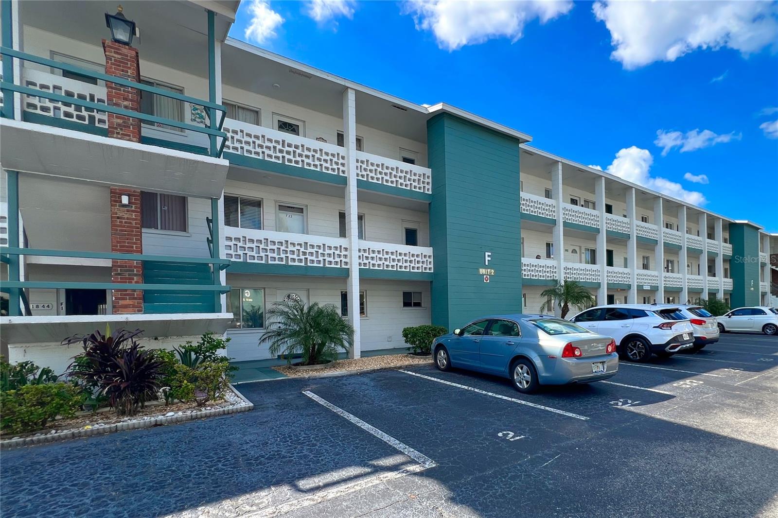 1864 SUNNY DRIVE F24