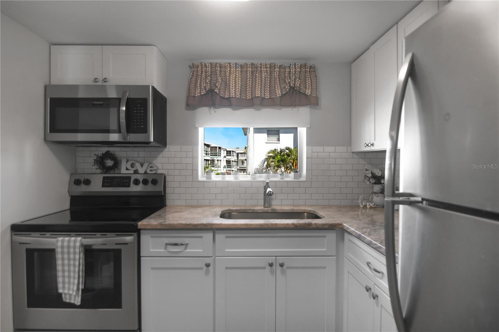 SECOND BAYSHORE CONDOMINIUM - Residential