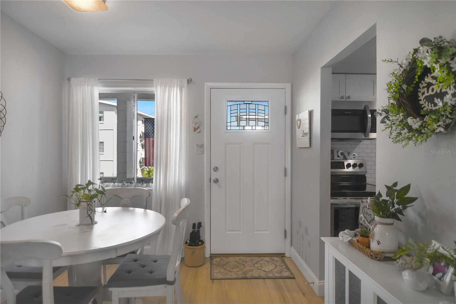 1864 SUNNY DRIVE F24
