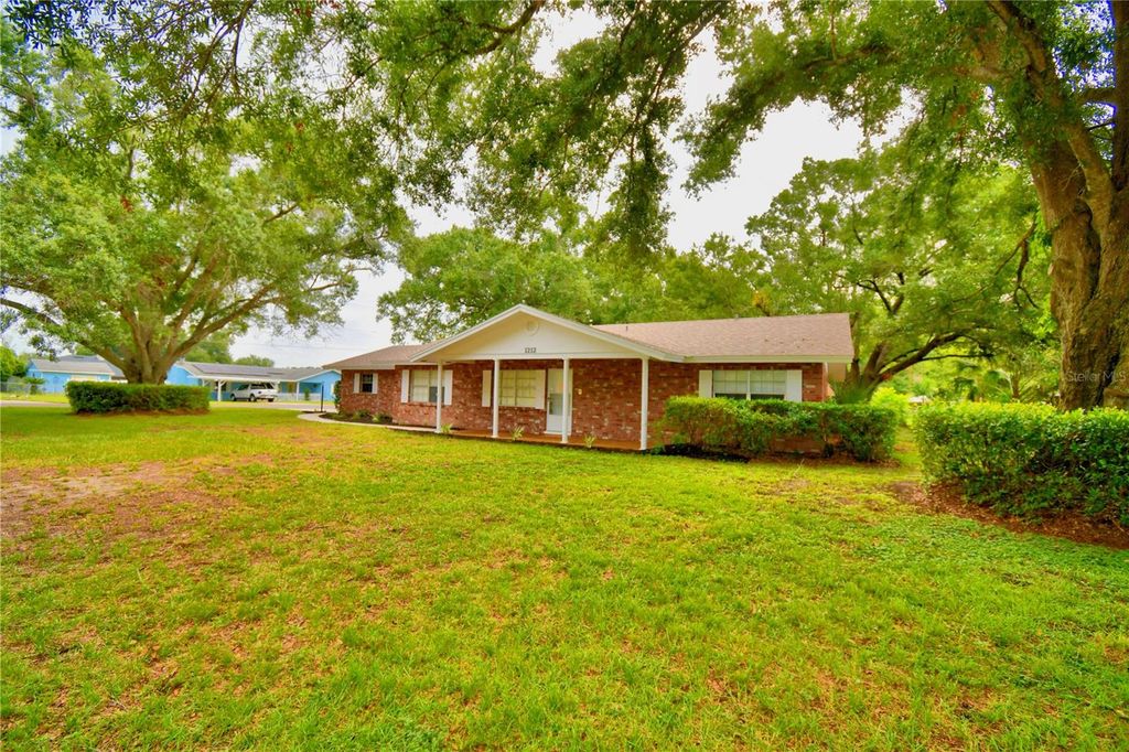 Photo of 1212 Lynn Avenue, Auburndale, FL 33823 (MLS # P4939299)