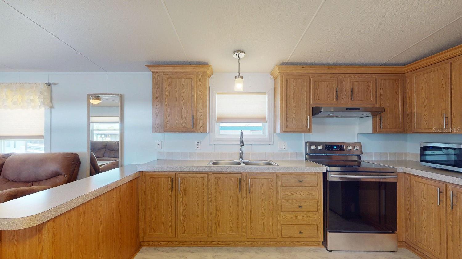 PINEWOOD CO-OP INC UNREC - Residential Lease