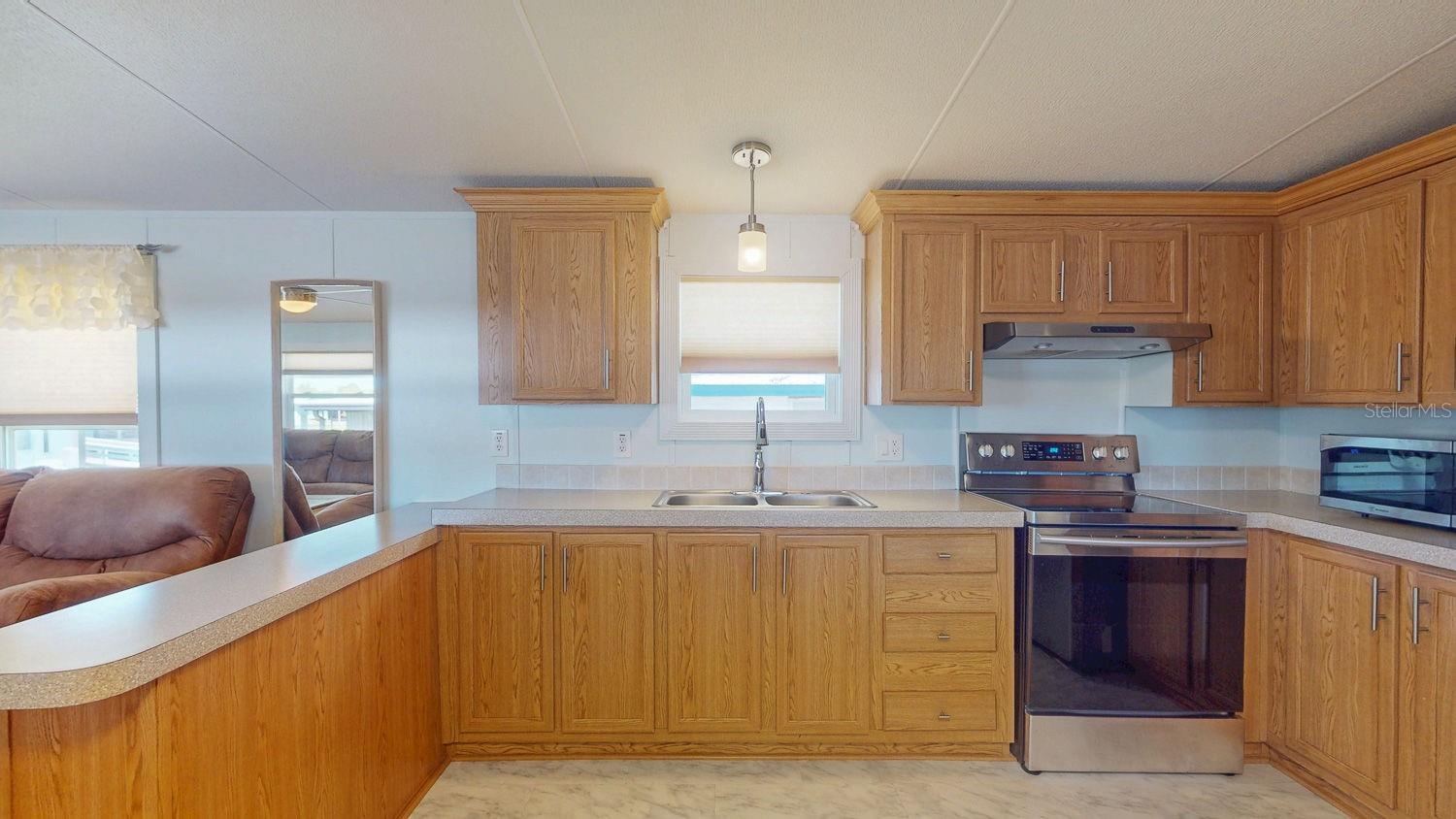 PINEWOOD CO-OP INC UNREC - Residential Lease