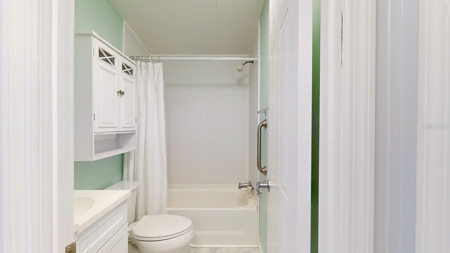 PINEWOOD CO-OP INC UNREC - Residential Lease