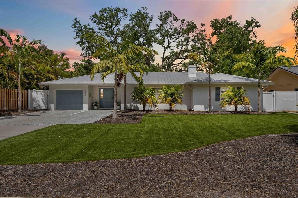 Photo of 1865 Orchid Street, Sarasota, FL 34239 (MLS # A4688669)