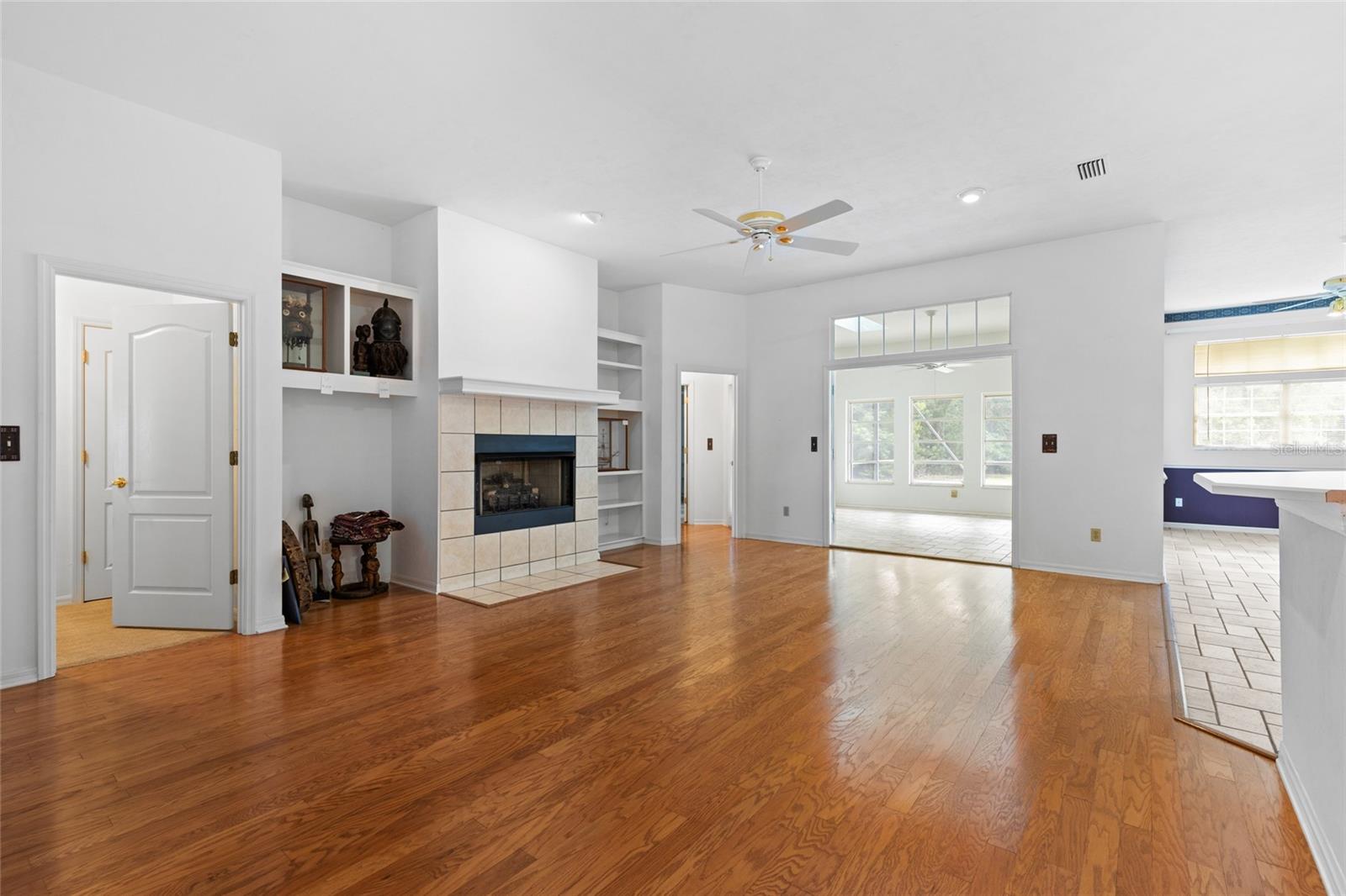6915 NW 49TH STREET