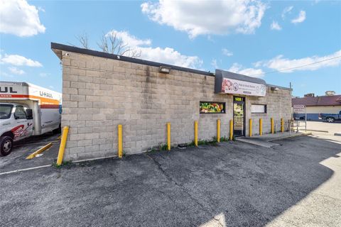 Tiny photo for 1408 NW 10th Street, Ocala, FL 34475 (MLS # OM695292)