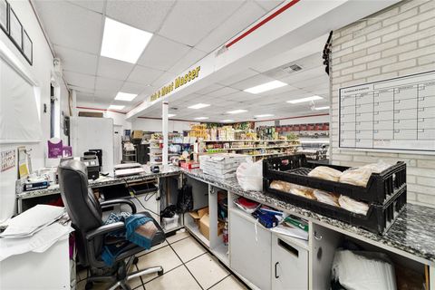 Tiny photo for 1408 NW 10th Street, Ocala, FL 34475 (MLS # OM695292)