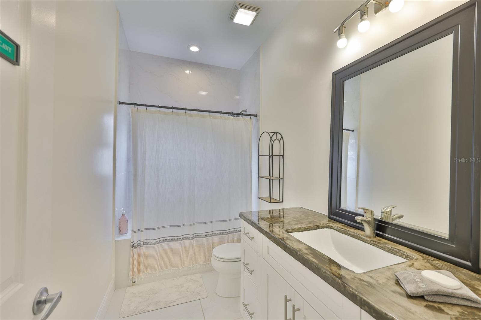 ROXY BAY - Residential