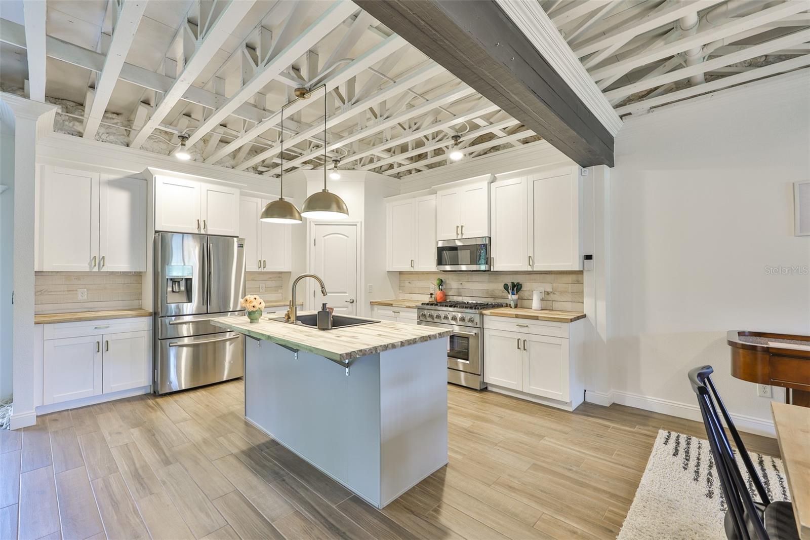 ROXY BAY - Residential