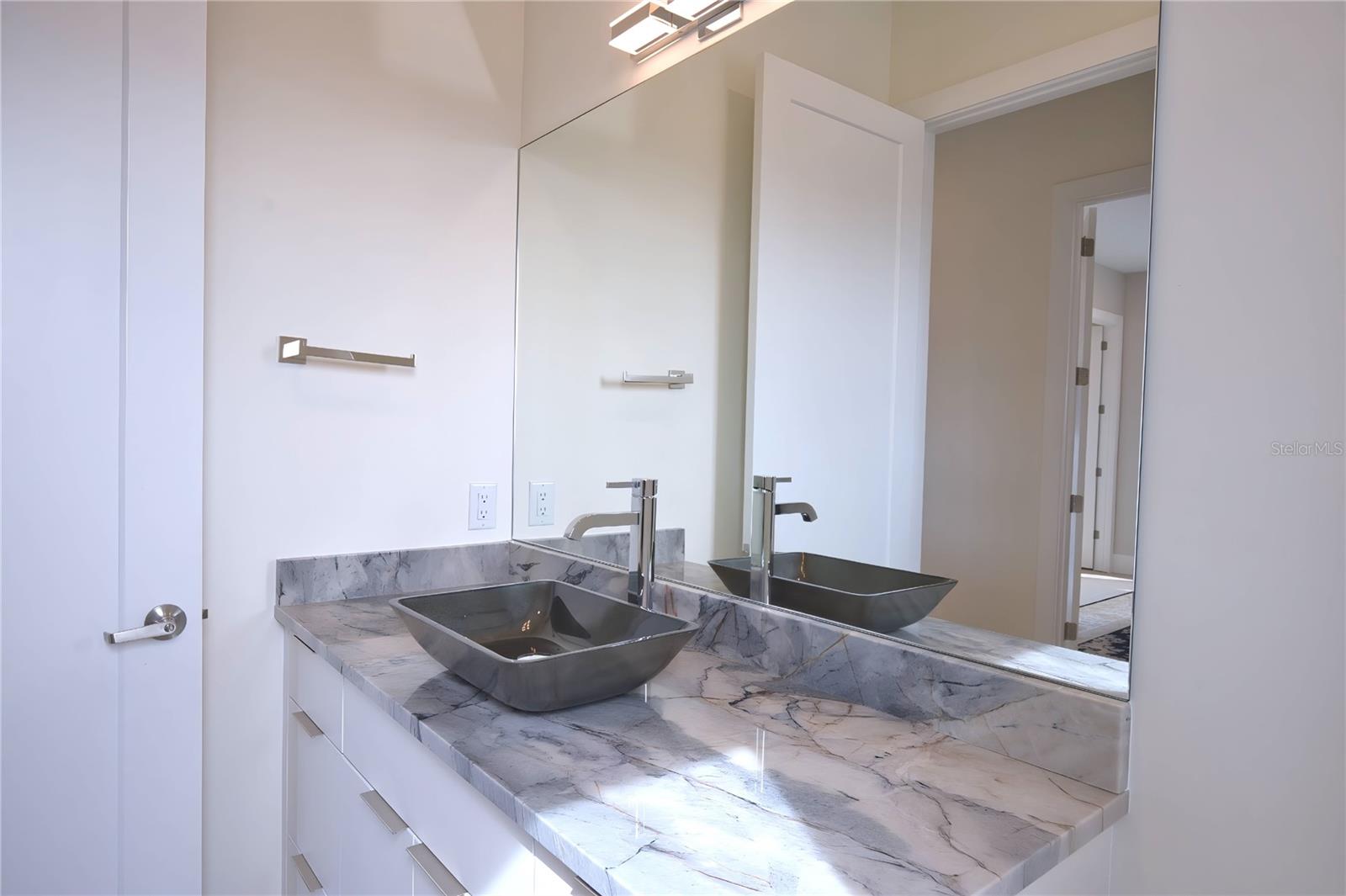 LONGBOAT KEY ESTATES - Residential