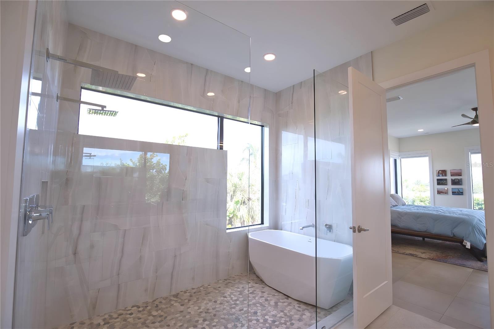 LONGBOAT KEY ESTATES - Residential