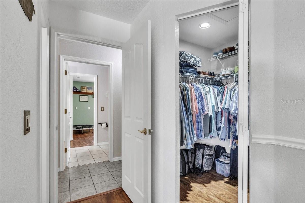 VOSS OAKS - Residential