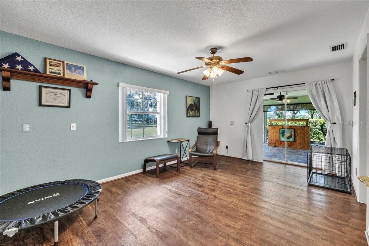 VOSS OAKS - Residential