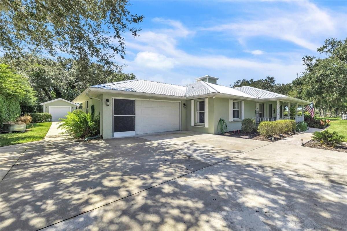 VOSS OAKS - Residential