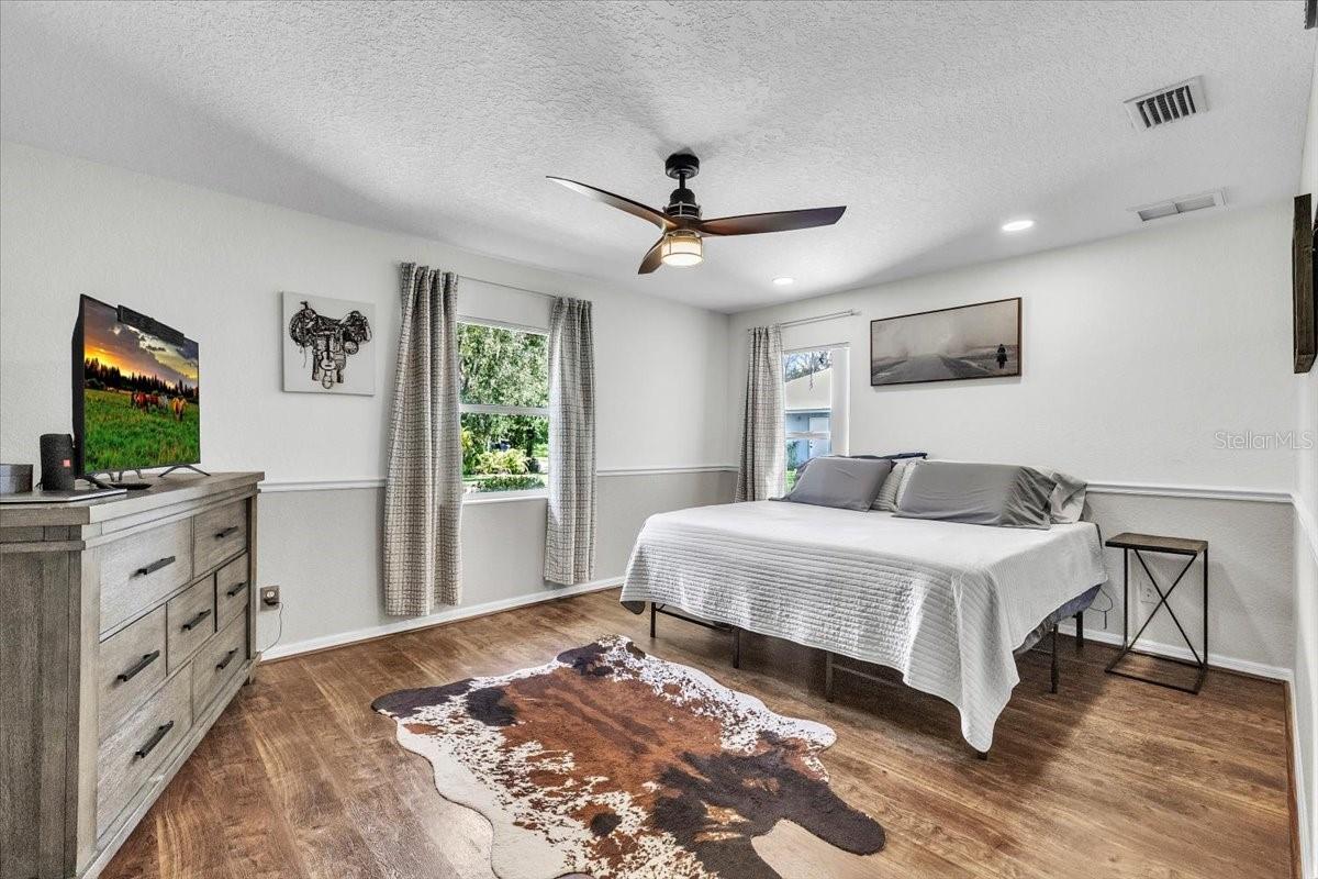 VOSS OAKS - Residential