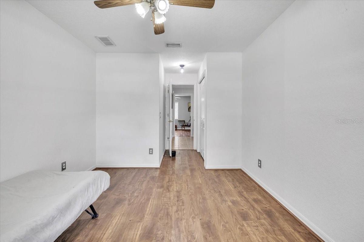 VOSS OAKS - Residential