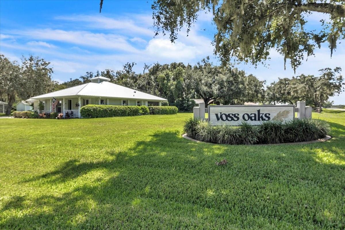 VOSS OAKS - Residential