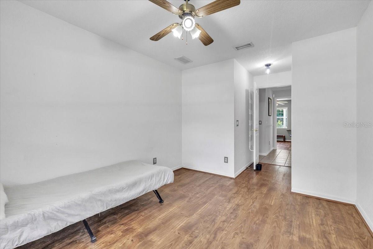 VOSS OAKS - Residential