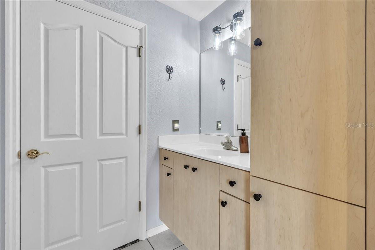 VOSS OAKS - Residential