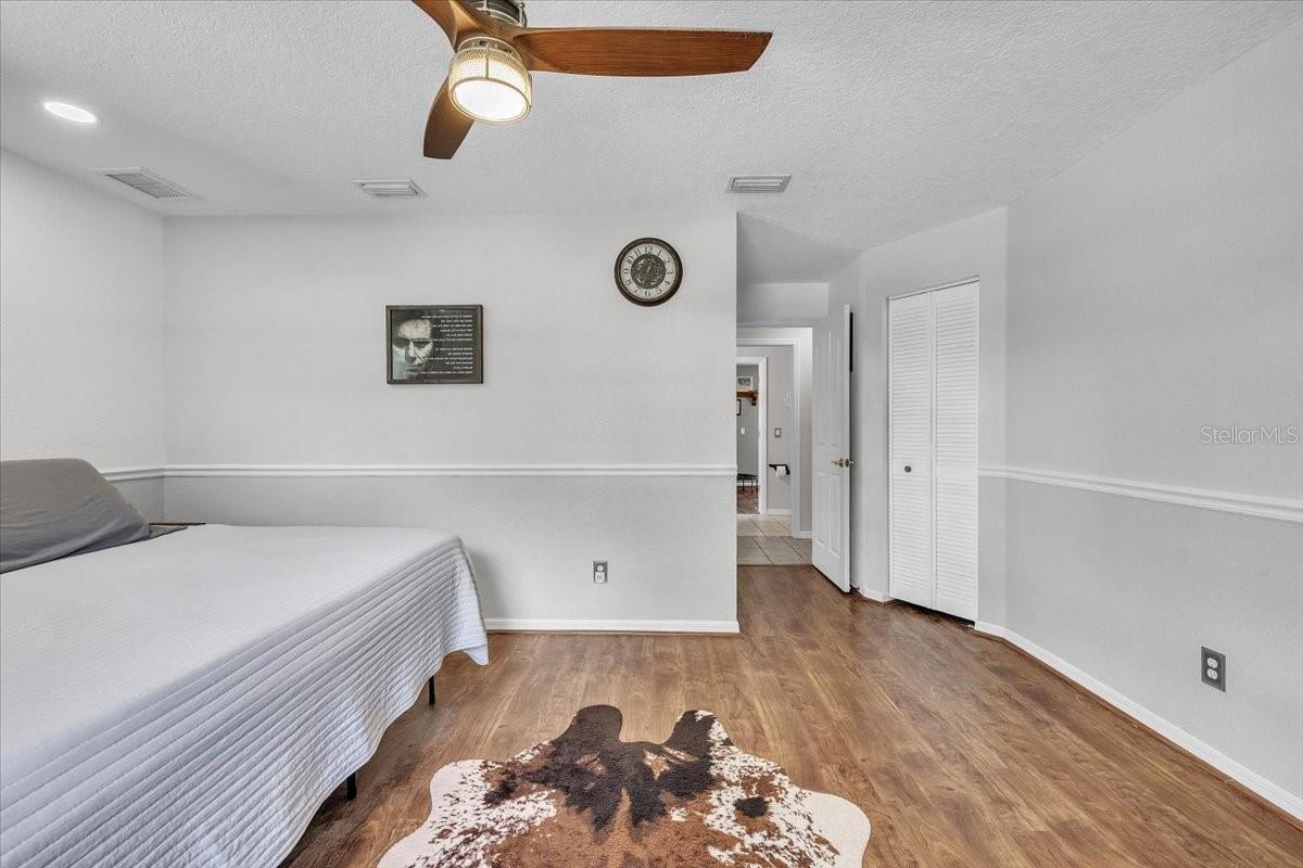 VOSS OAKS - Residential