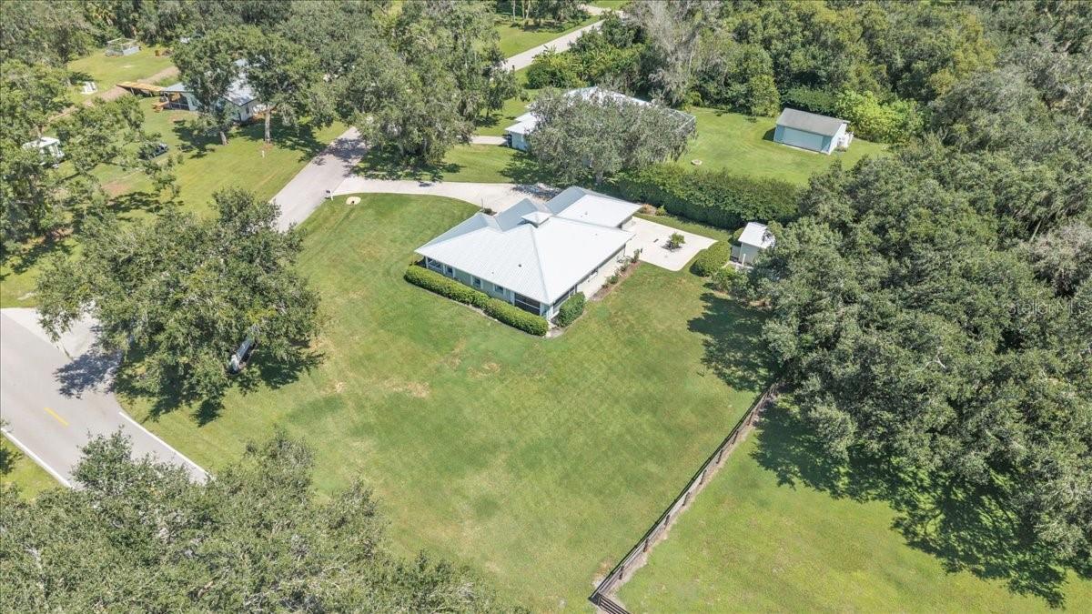 VOSS OAKS - Residential