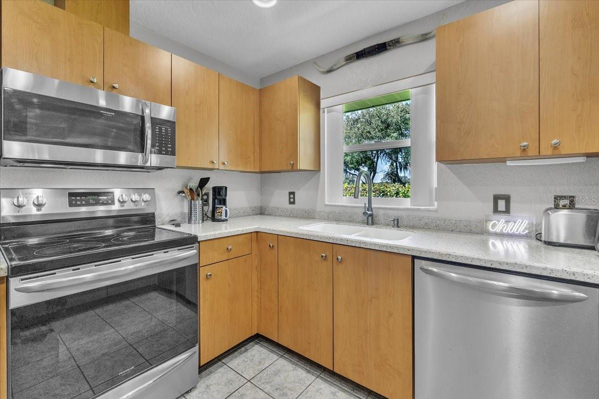 VOSS OAKS - Residential