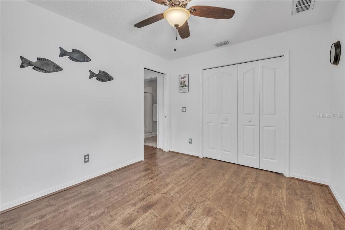 VOSS OAKS - Residential