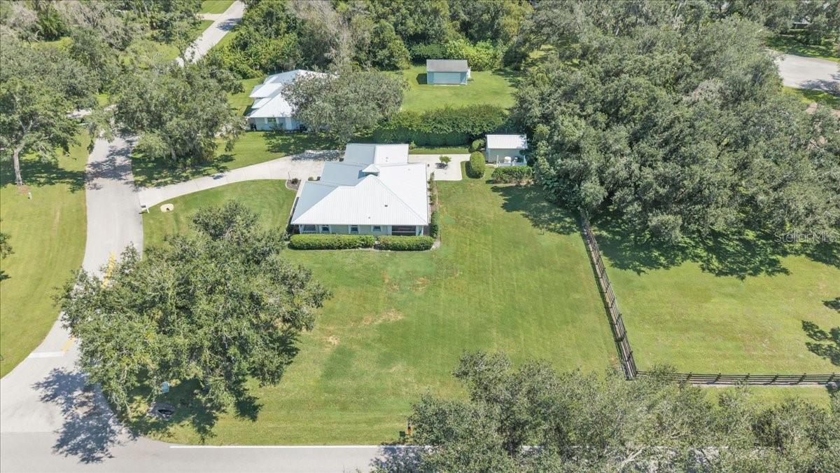 VOSS OAKS - Residential