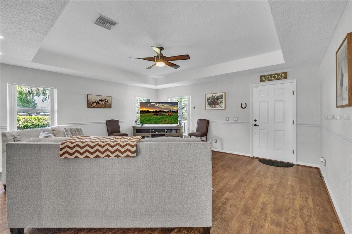 VOSS OAKS - Residential