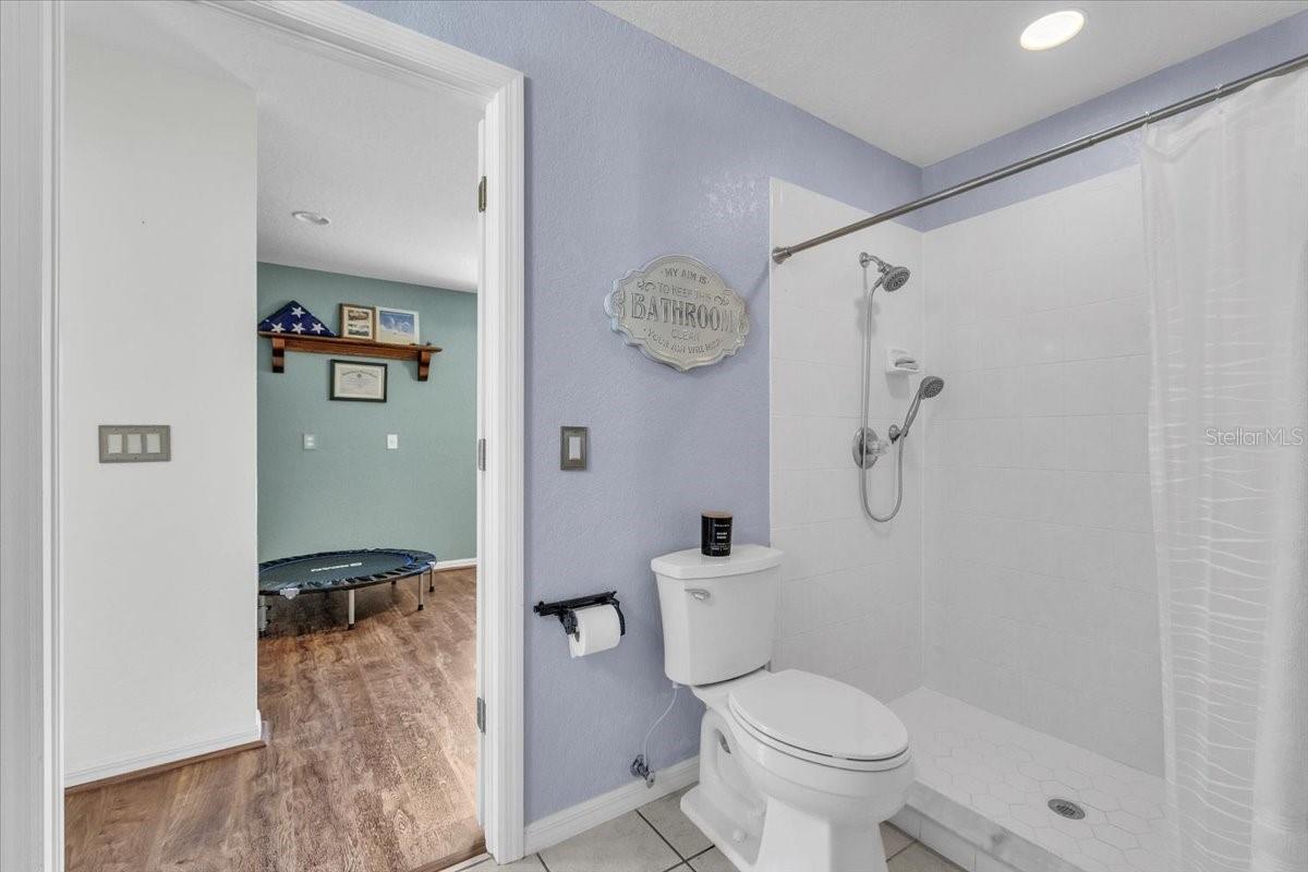 VOSS OAKS - Residential