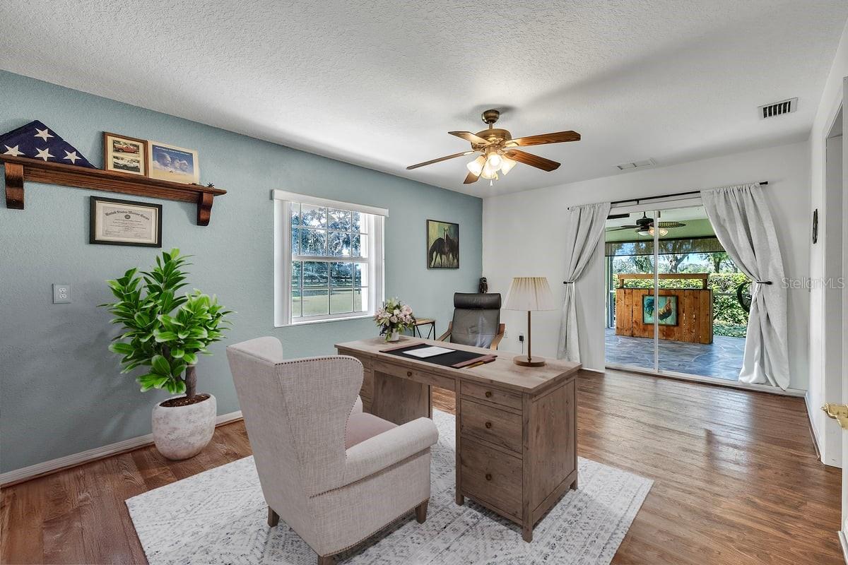 VOSS OAKS - Residential