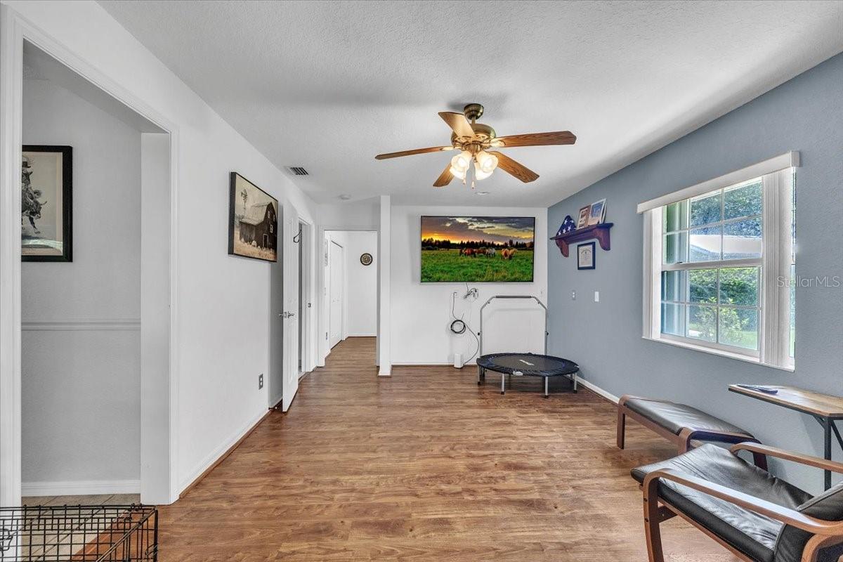 VOSS OAKS - Residential