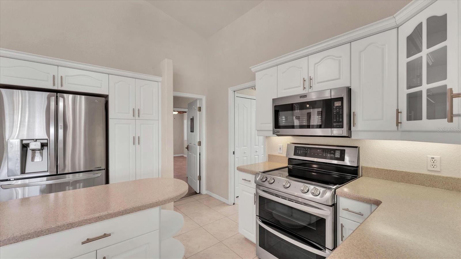 646 BOUNDARY BOULEVARD, ROTONDA WEST, FL, 33947 3 646 BOUNDARY BOULEVARD