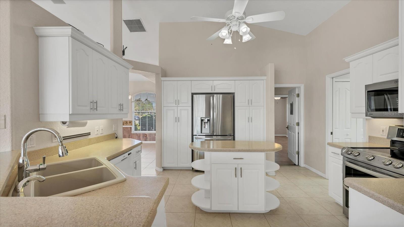 ROTONDA WEST BROADMOOR - Residential