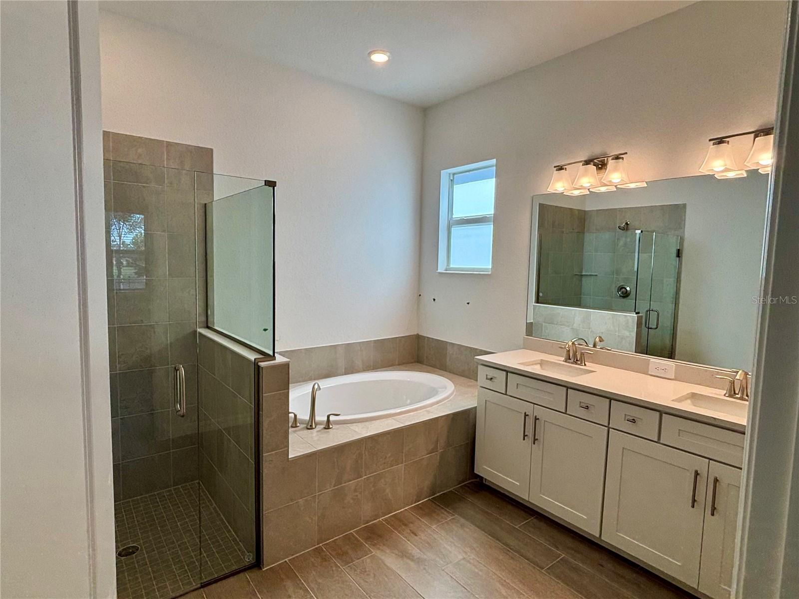 CALUSA COUNTRY CLUB - Residential