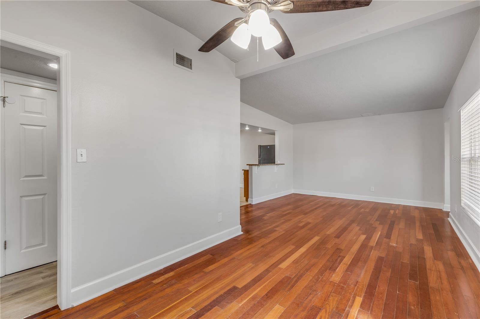 SUNSHINE GARDENS - Residential