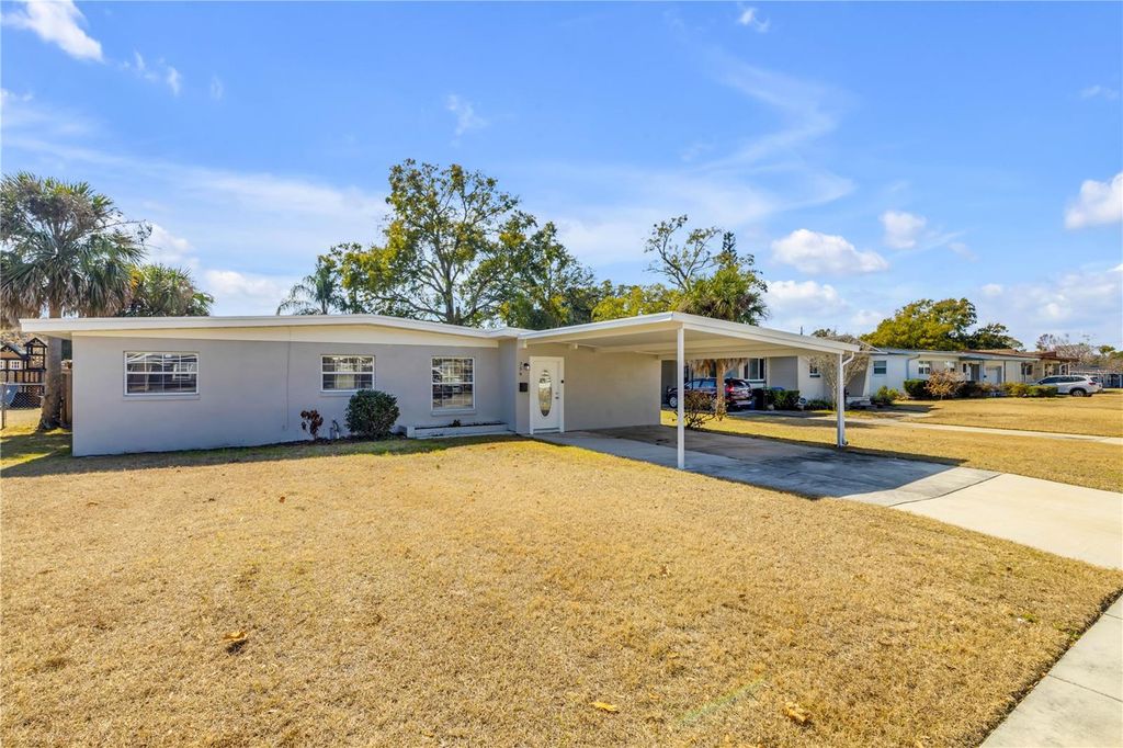 Photo of 758 Canovia Avenue, Orlando, FL 32804 (MLS # V4947449)