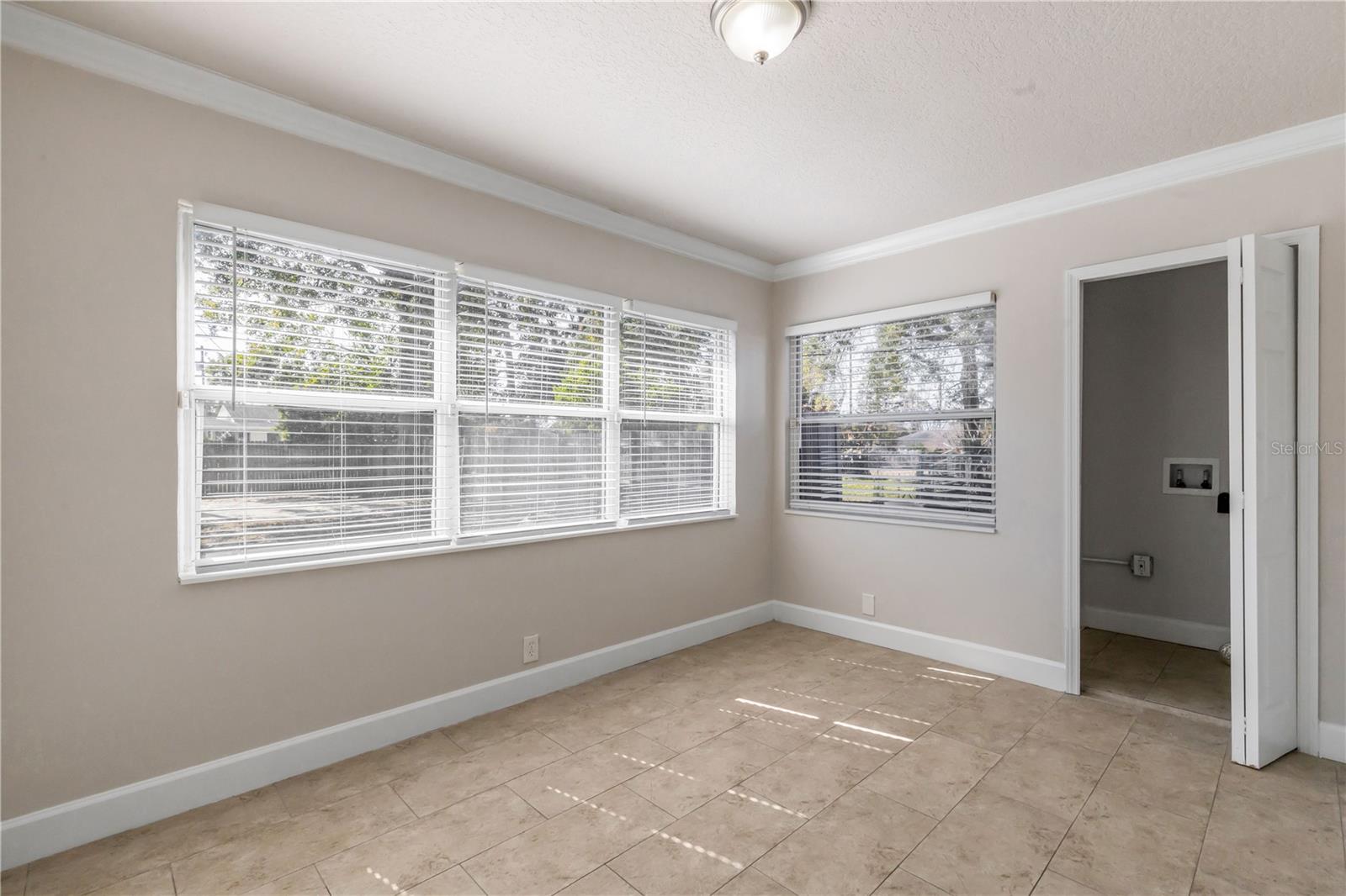 SUNSHINE GARDENS - Residential