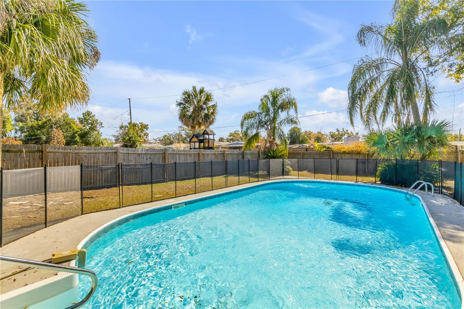 SUNSHINE GARDENS - Residential