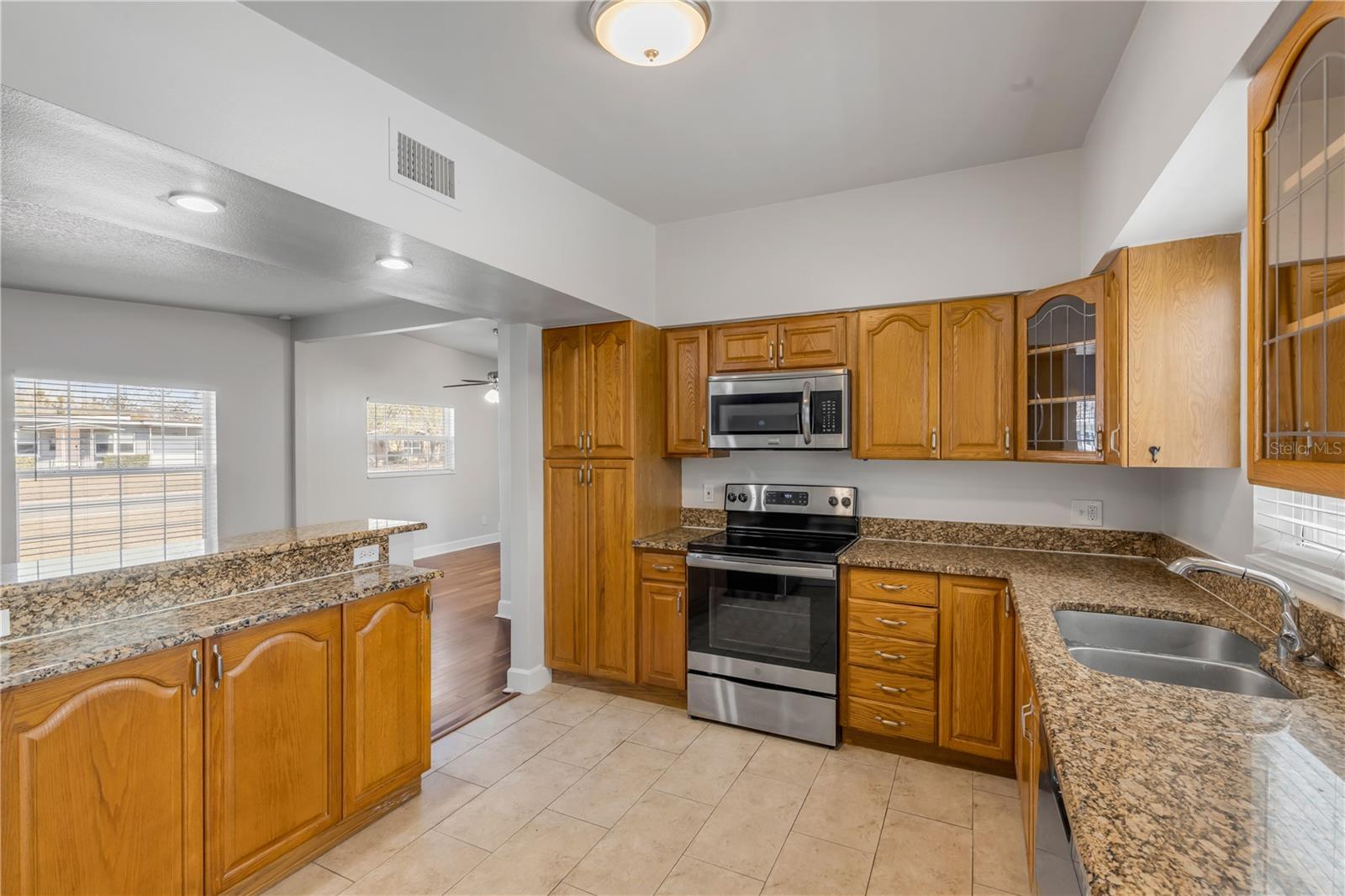 SUNSHINE GARDENS - Residential