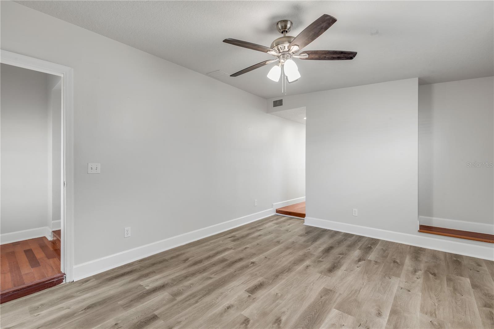 SUNSHINE GARDENS - Residential