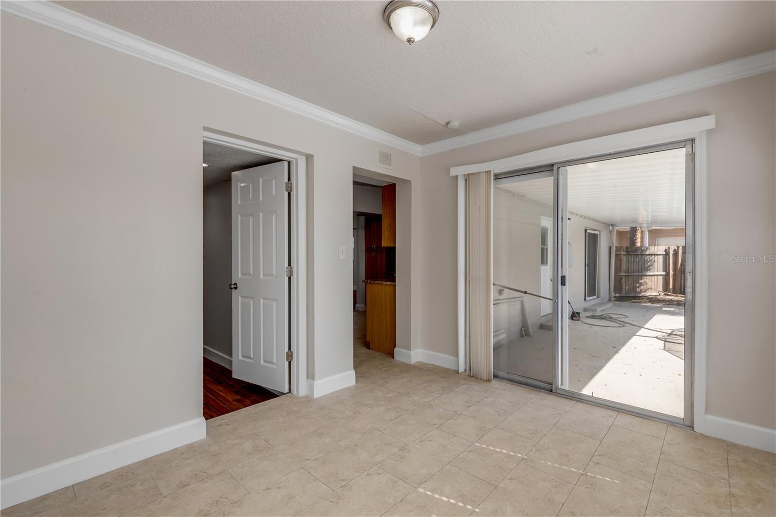 SUNSHINE GARDENS - Residential