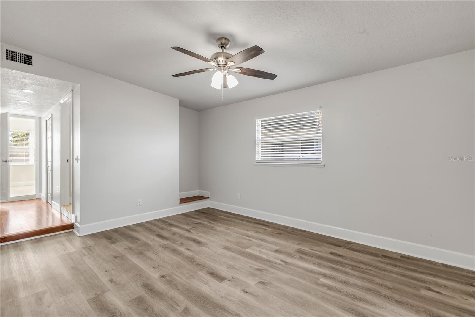 SUNSHINE GARDENS - Residential