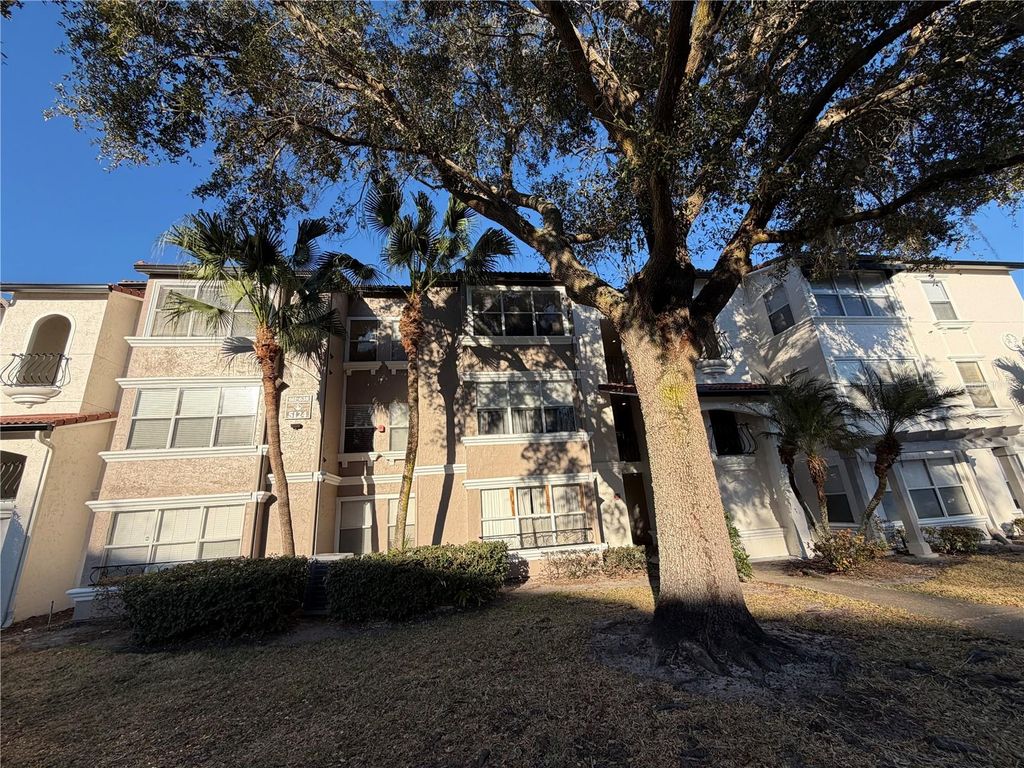 Photo of 5124 Conroy Road #627, Orlando, FL 32811 (MLS # S5143707)