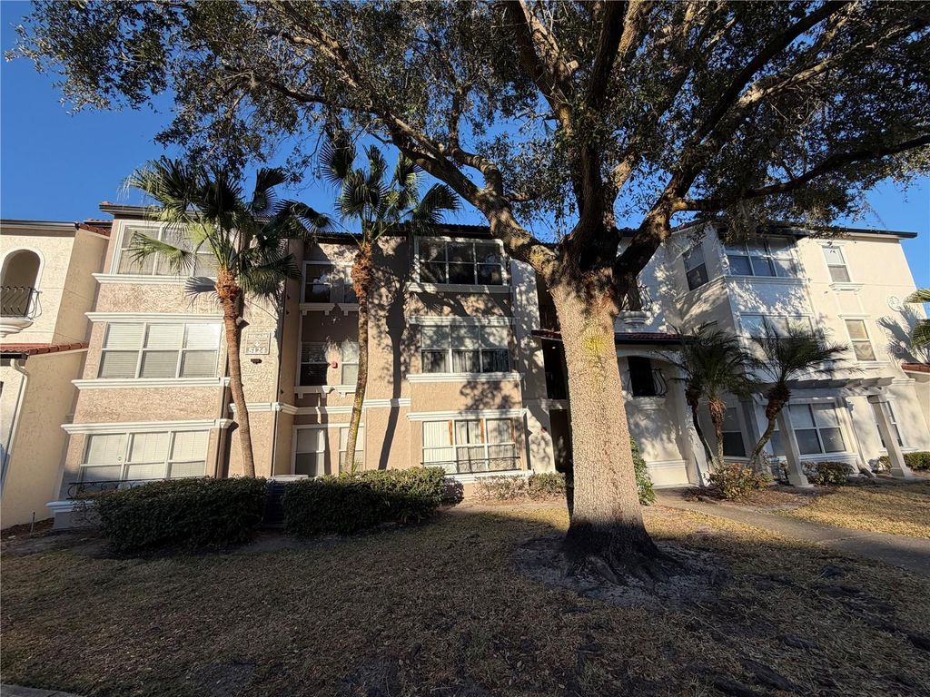 Photo of 5124 Conroy Road #627, Orlando, FL 32811 (MLS # S5143707)
