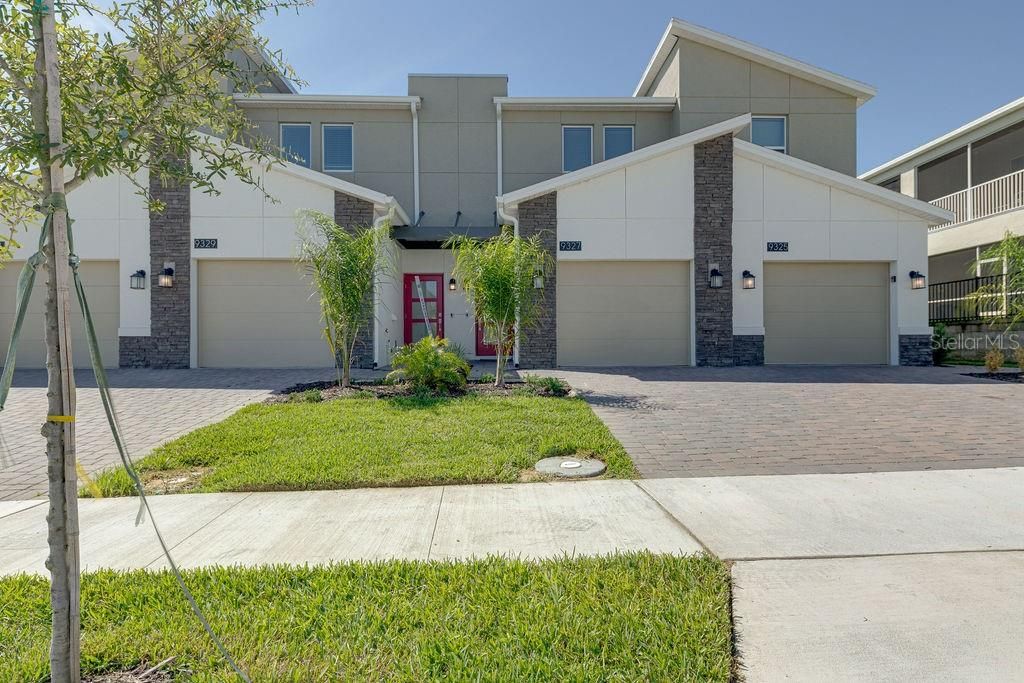 Photo of 9327 Sommerset Hills Drive #9327, Davenport, FL 33896 (MLS # TB8425630)