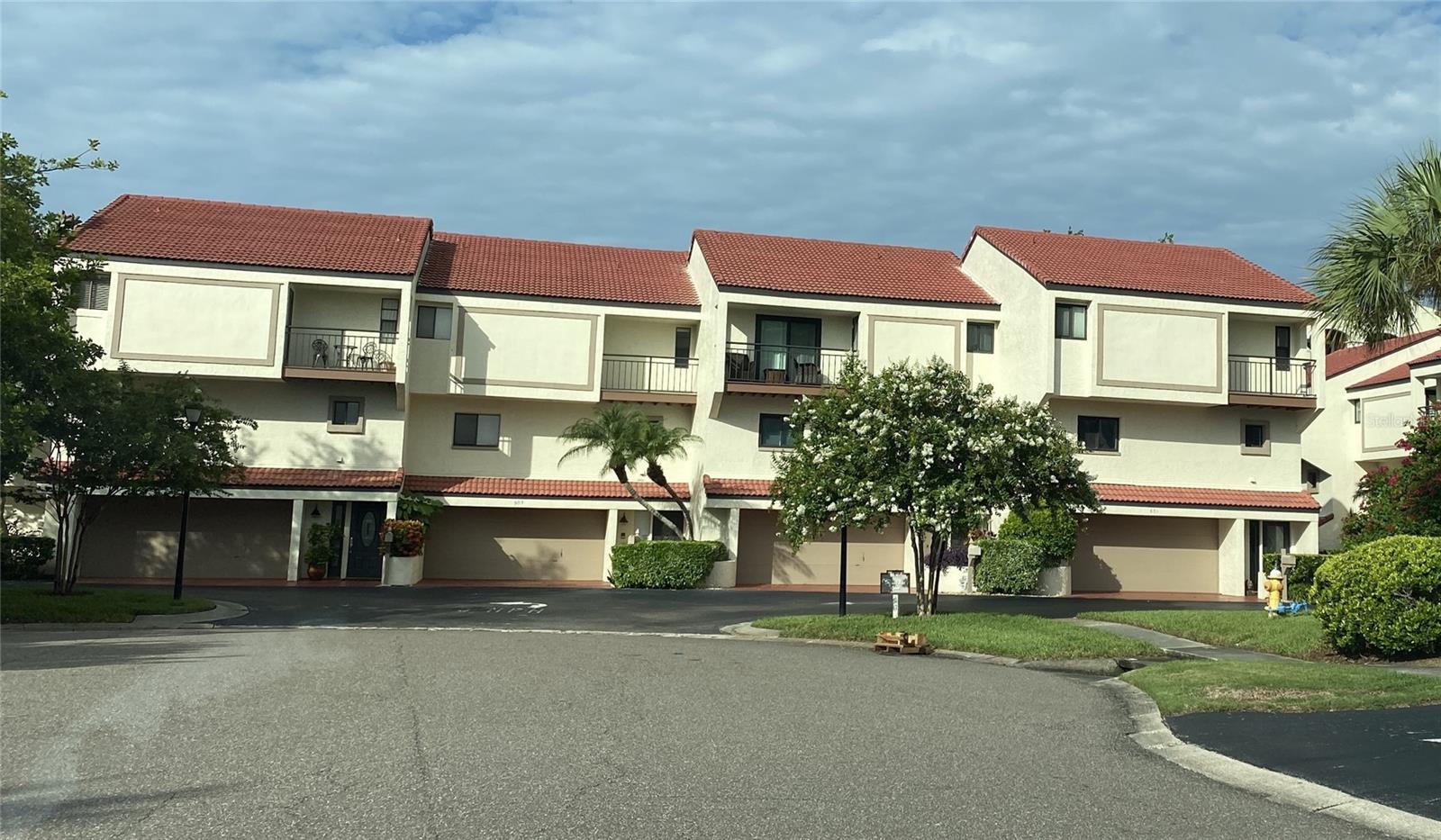 240 WINDWARD PASSAGE 504