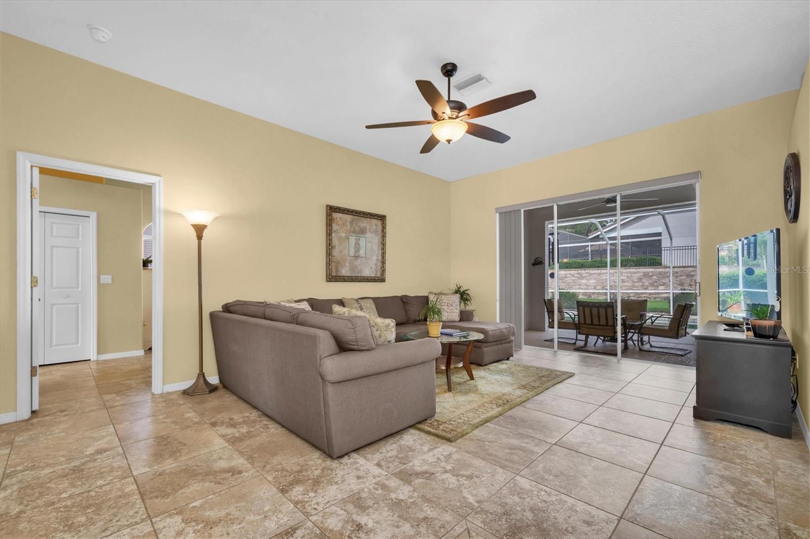 137 WOODCREEK DRIVE E